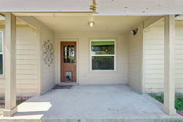 207 Wild Cat DR, Bastrop, TX 78602