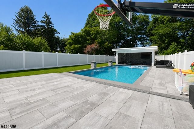 141 Coeyman Ave, Nutley Twp., NJ 07110