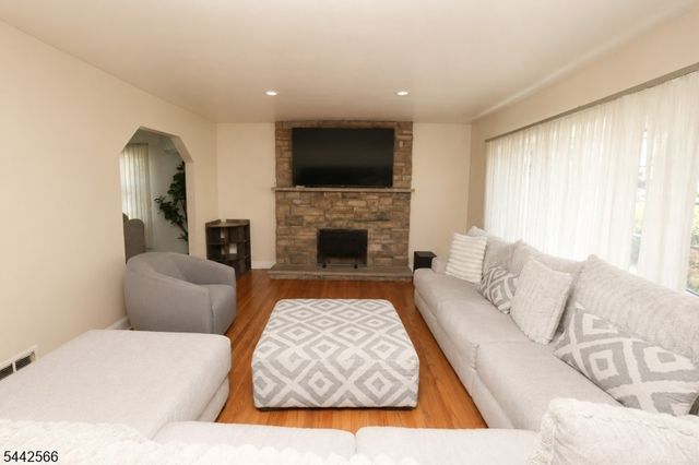 141 Coeyman Ave, Nutley Twp., NJ 07110