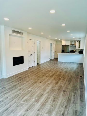 8553 W Foster Avenue 1, Chicago, IL 60656