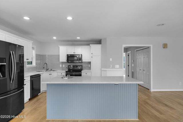 8915 Shipwatch Drive, Wilmington, NC 28412