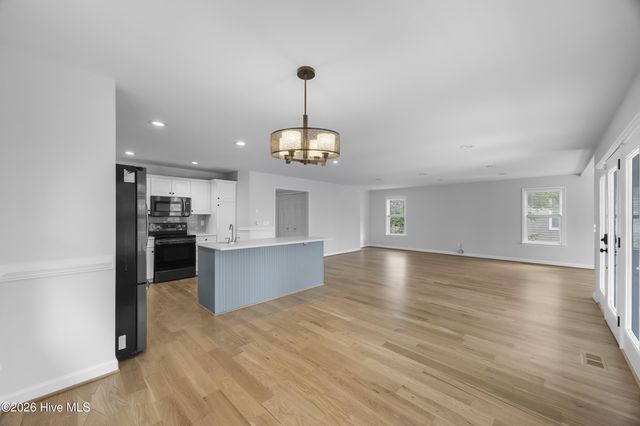 8915 Shipwatch Drive, Wilmington, NC 28412