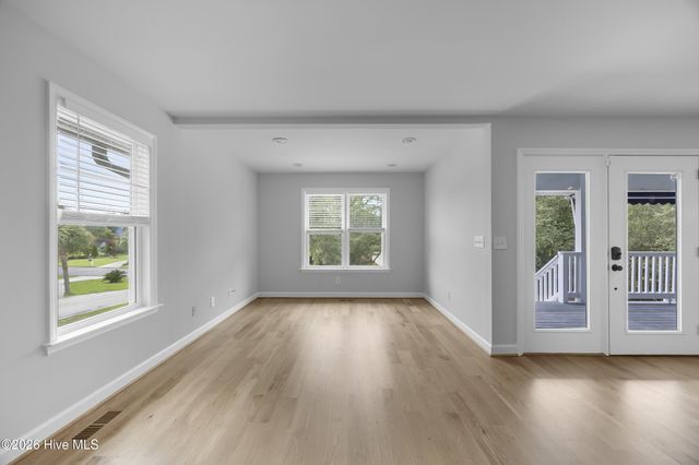 8915 Shipwatch Drive, Wilmington, NC 28412
