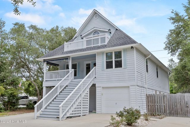 8915 Shipwatch Drive, Wilmington, NC 28412