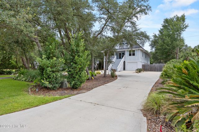 8915 Shipwatch Drive, Wilmington, NC 28412