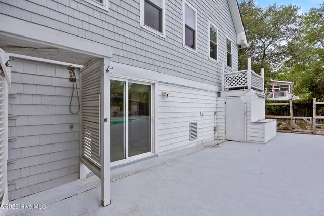 8915 Shipwatch Drive, Wilmington, NC 28412