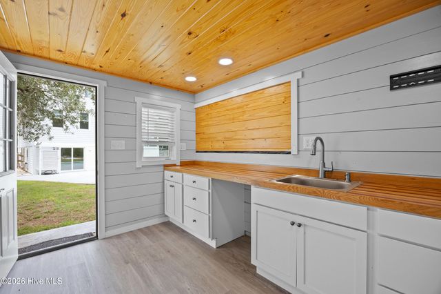 8915 Shipwatch Drive, Wilmington, NC 28412