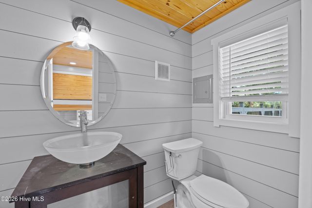 8915 Shipwatch Drive, Wilmington, NC 28412