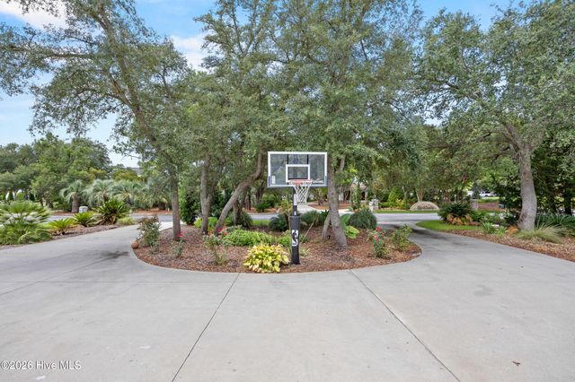 8915 Shipwatch Drive, Wilmington, NC 28412