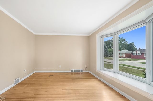 578 Belton Street, Garden City, MI 48135