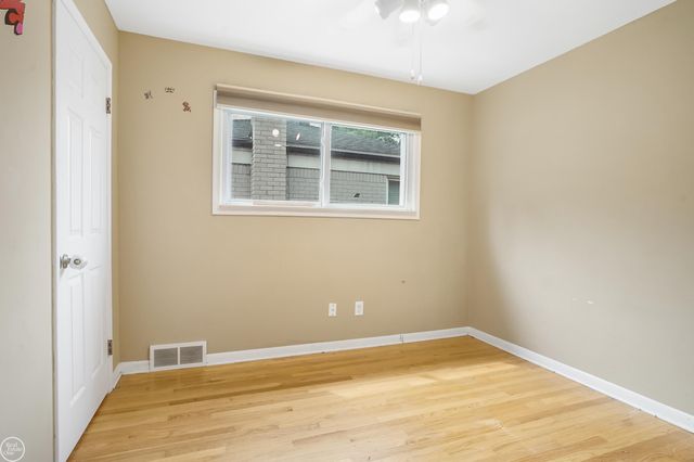 578 Belton Street, Garden City, MI 48135