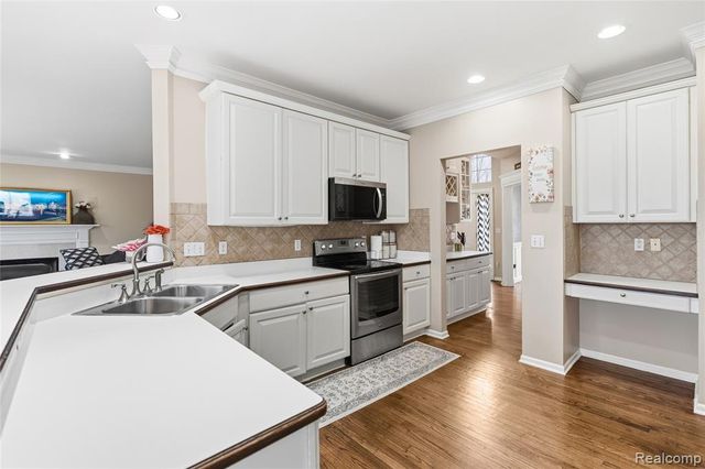 4337 Meadowbrook Court, Grand Blanc, MI 48439