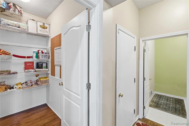 4337 Meadowbrook Court, Grand Blanc, MI 48439