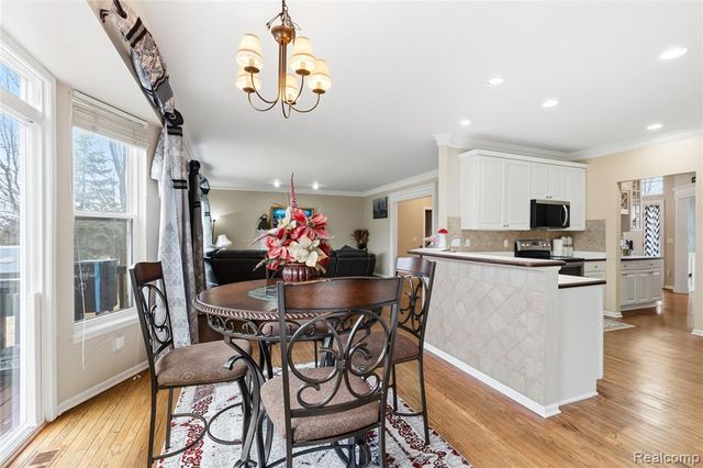 4337 Meadowbrook Court, Grand Blanc, MI 48439