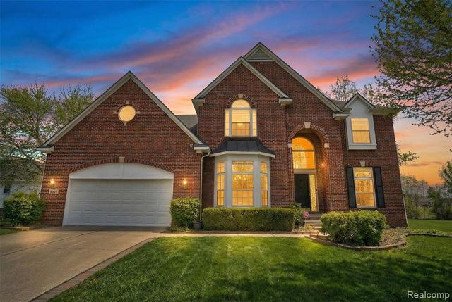 4337 Meadowbrook Court, Grand Blanc, MI 48439