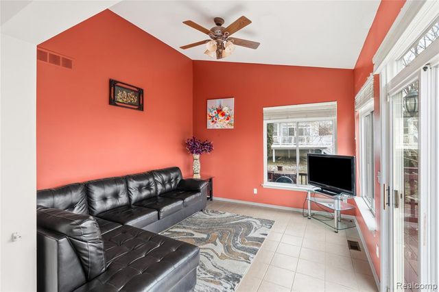 4337 Meadowbrook Court, Grand Blanc, MI 48439