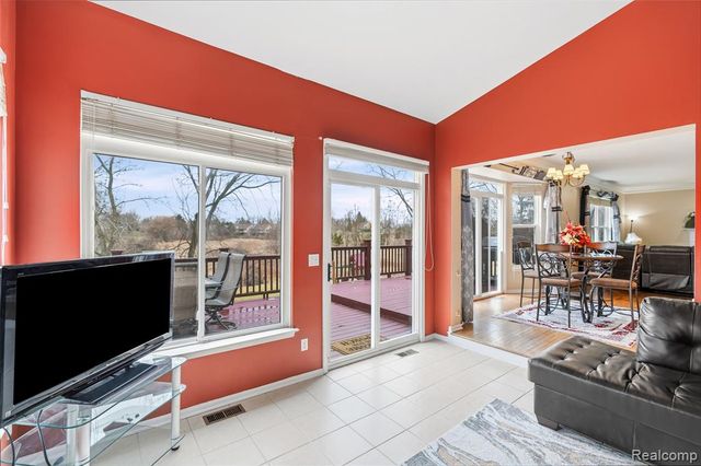 4337 Meadowbrook Court, Grand Blanc, MI 48439