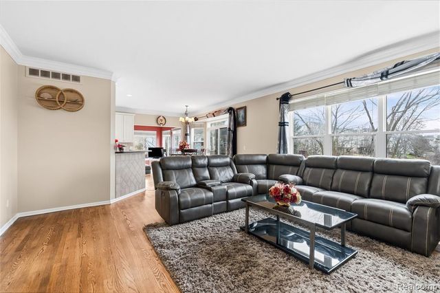 4337 Meadowbrook Court, Grand Blanc, MI 48439