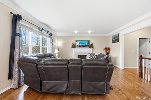 4337 Meadowbrook Court, Grand Blanc, MI 48439