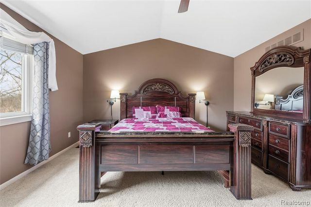 4337 Meadowbrook Court, Grand Blanc, MI 48439