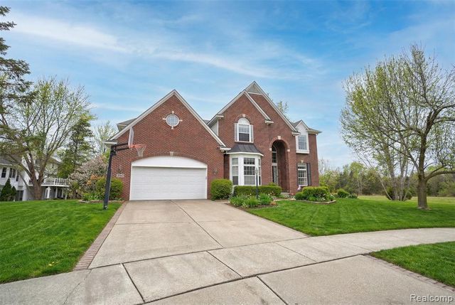 4337 Meadowbrook Court, Grand Blanc, MI 48439