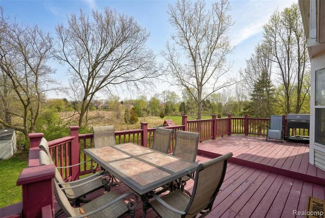 4337 Meadowbrook Court, Grand Blanc, MI 48439
