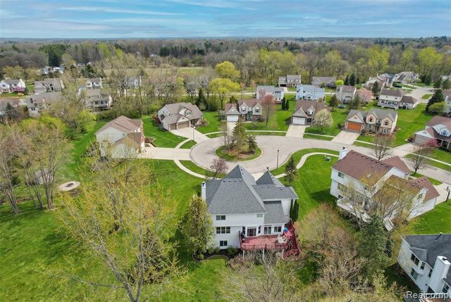 4337 Meadowbrook Court, Grand Blanc, MI 48439