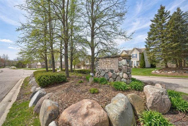 4337 Meadowbrook Court, Grand Blanc, MI 48439