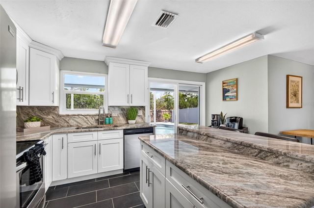 619 TIMBER BAY CIRCLE E, Oldsmar, FL 34677