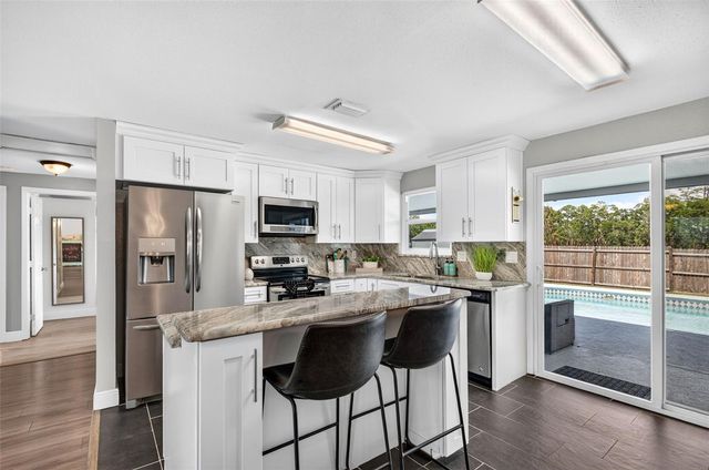 619 TIMBER BAY CIRCLE E, Oldsmar, FL 34677