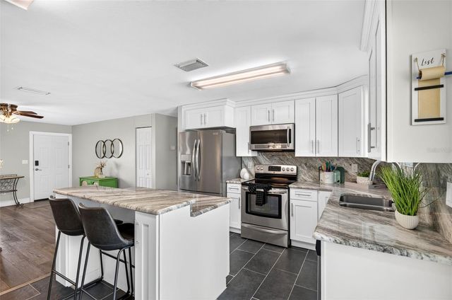619 TIMBER BAY CIRCLE E, Oldsmar, FL 34677