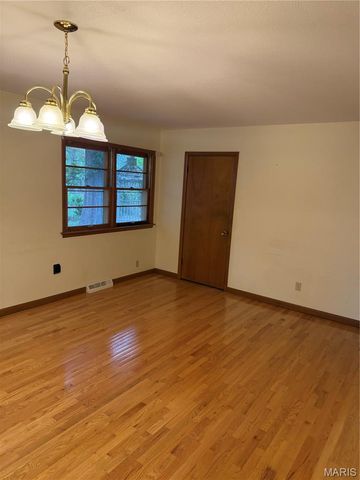 310 Powers Avenue, Sikeston, MO 63801