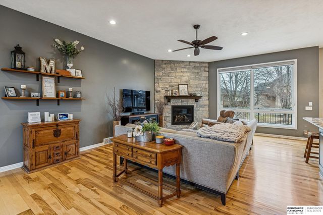 2005 S 182nd Avenue Circle, Omaha, NE 68130