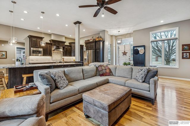 2005 S 182nd Avenue Circle, Omaha, NE 68130