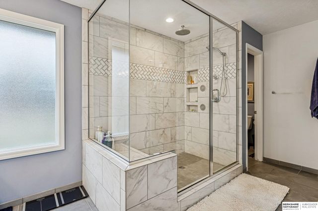 2005 S 182nd Avenue Circle, Omaha, NE 68130