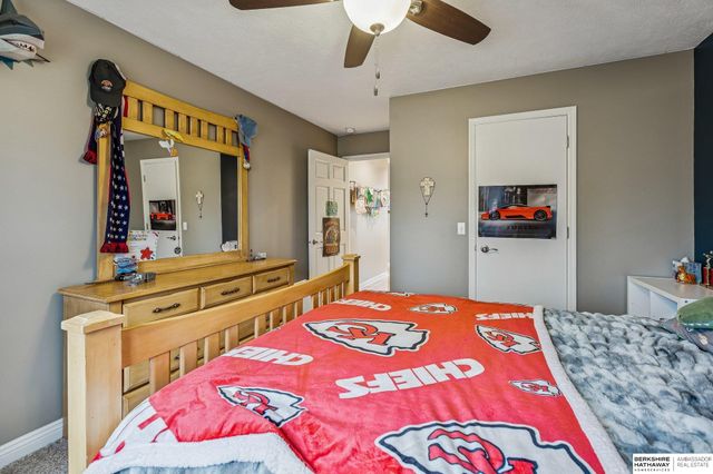 2005 S 182nd Avenue Circle, Omaha, NE 68130