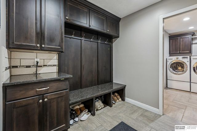 2005 S 182nd Avenue Circle, Omaha, NE 68130