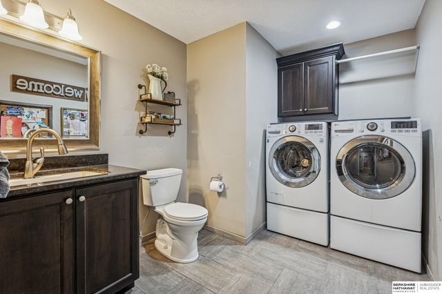 2005 S 182nd Avenue Circle, Omaha, NE 68130