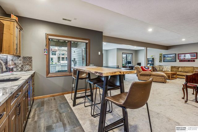 2005 S 182nd Avenue Circle, Omaha, NE 68130