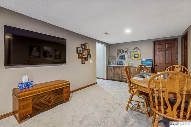 2005 S 182nd Avenue Circle, Omaha, NE 68130