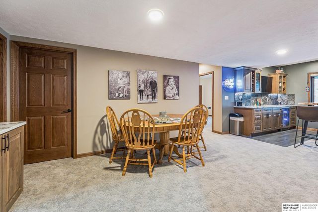 2005 S 182nd Avenue Circle, Omaha, NE 68130