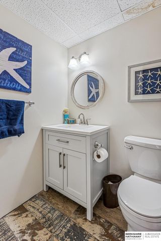 2005 S 182nd Avenue Circle, Omaha, NE 68130