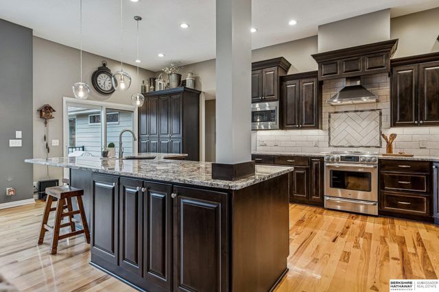 2005 S 182nd Avenue Circle, Omaha, NE 68130