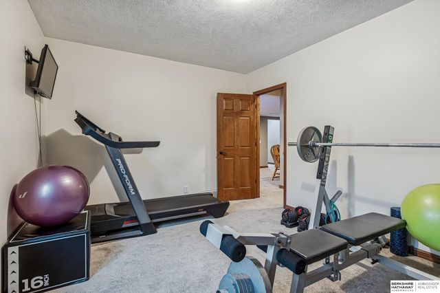 2005 S 182nd Avenue Circle, Omaha, NE 68130