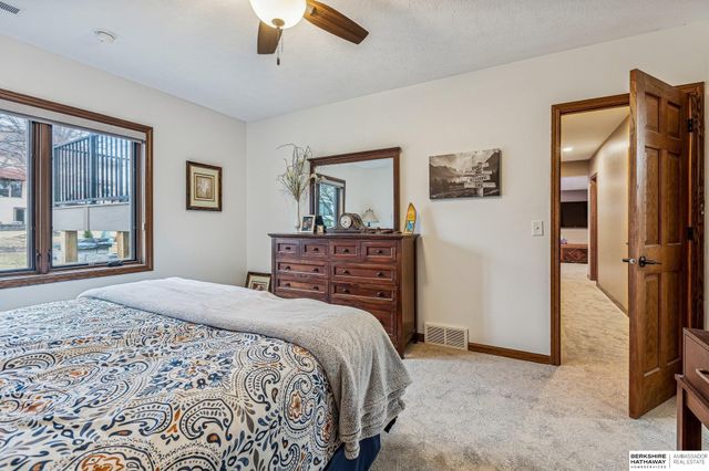 2005 S 182nd Avenue Circle, Omaha, NE 68130