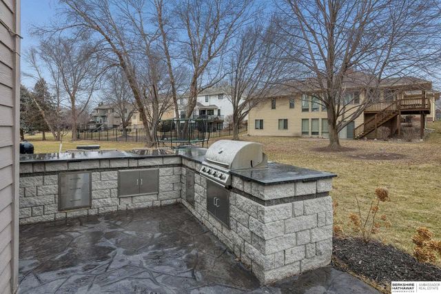 2005 S 182nd Avenue Circle, Omaha, NE 68130