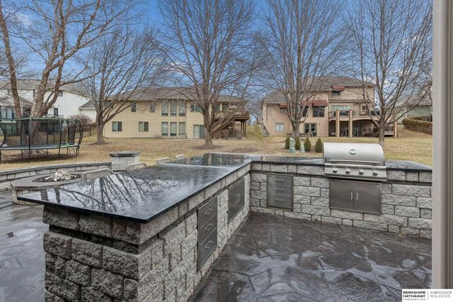 2005 S 182nd Avenue Circle, Omaha, NE 68130