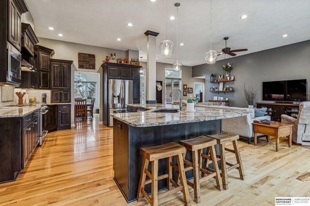 2005 S 182nd Avenue Circle, Omaha, NE 68130