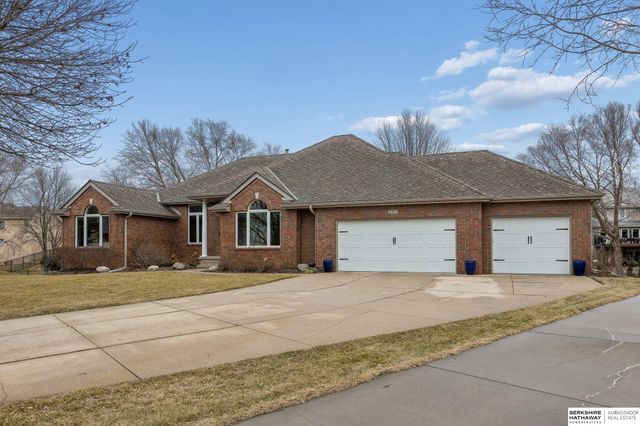 2005 S 182nd Avenue Circle, Omaha, NE 68130