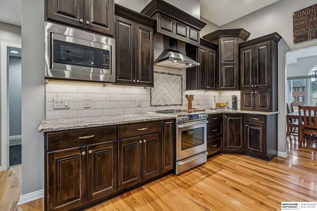 2005 S 182nd Avenue Circle, Omaha, NE 68130